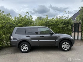 Hoofdafbeelding Mitsubishi Pajero Mitsubishi Pajero 3.2 DI-D 5drs Grijs kenteken 107000KM!!! Origineel Ned.
