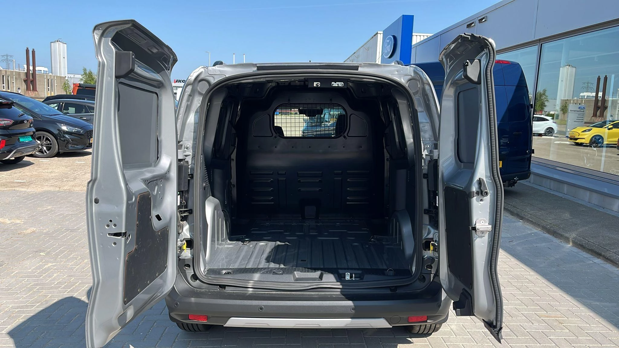 Hoofdafbeelding Ford Transit Courier