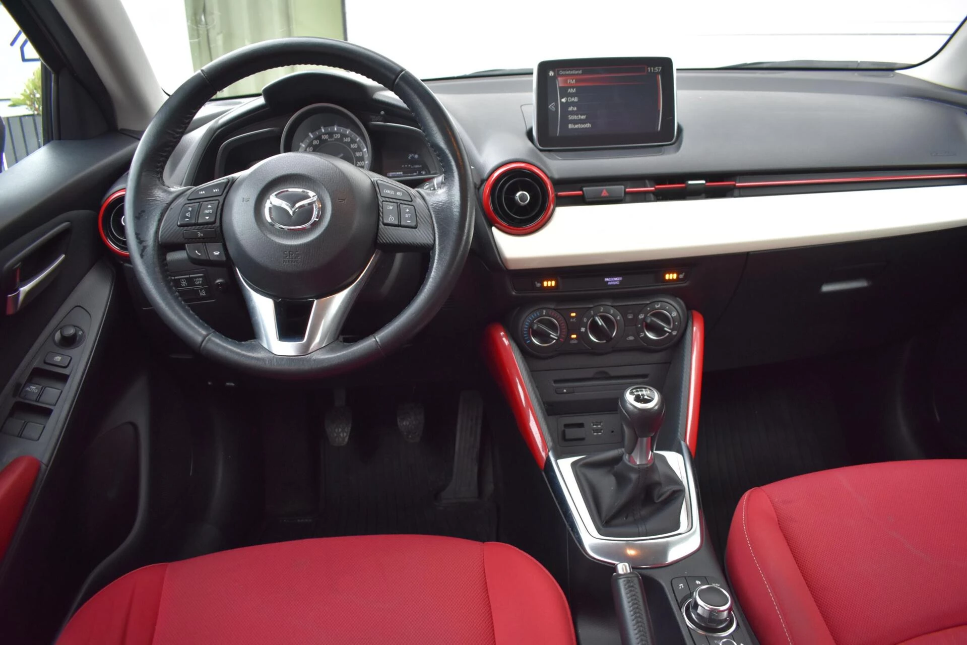 Hoofdafbeelding Mazda 2