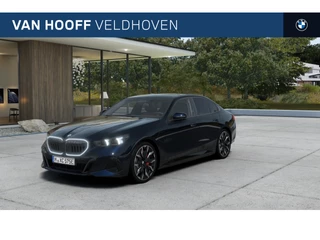 BMW 5 Serie Touring 550e xDrive M Sport Automaat / Panoramadak / Bowers & Wilkins / Adaptief onderstel professional / Adaptieve LED / Stoelventilatie / Parking Assistant Plus