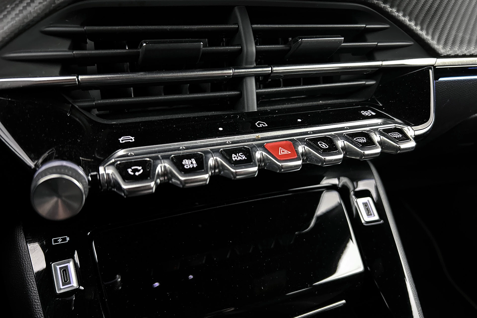 Hoofdafbeelding Peugeot e-2008