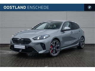 BMW 1 Serie 120 M Sport Automaat / Sportstoelen / Achteruitrijcamera / M Adaptief onderstel / Comfort Access / Stuurverwarming / Adaptieve LED / Stoelverwarming