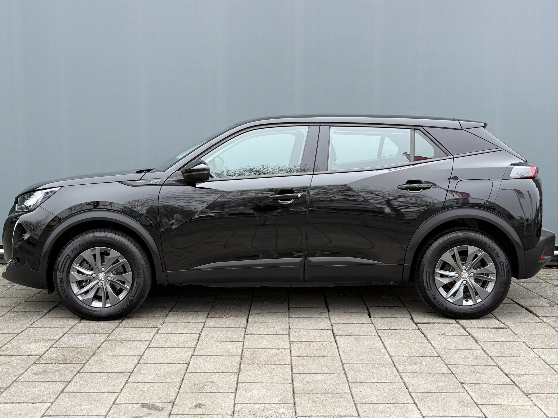 Hoofdafbeelding Peugeot e-2008