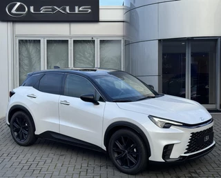 Hoofdafbeelding Lexus LBX Lexus LBX 35th Edition STOELVERW STUURVERW MEMORYSEAT EL-KOFFERKLEP KEYLESS BLIND-SPOT