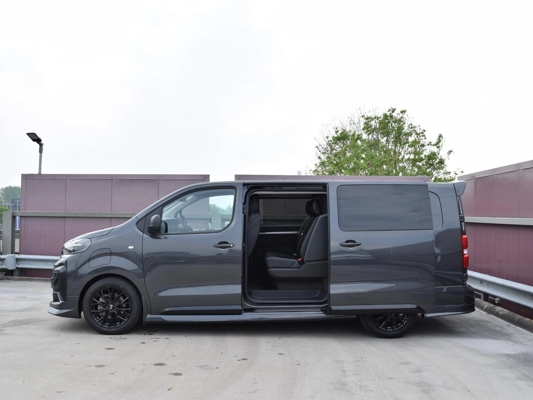 Hoofdafbeelding Peugeot e-Expert