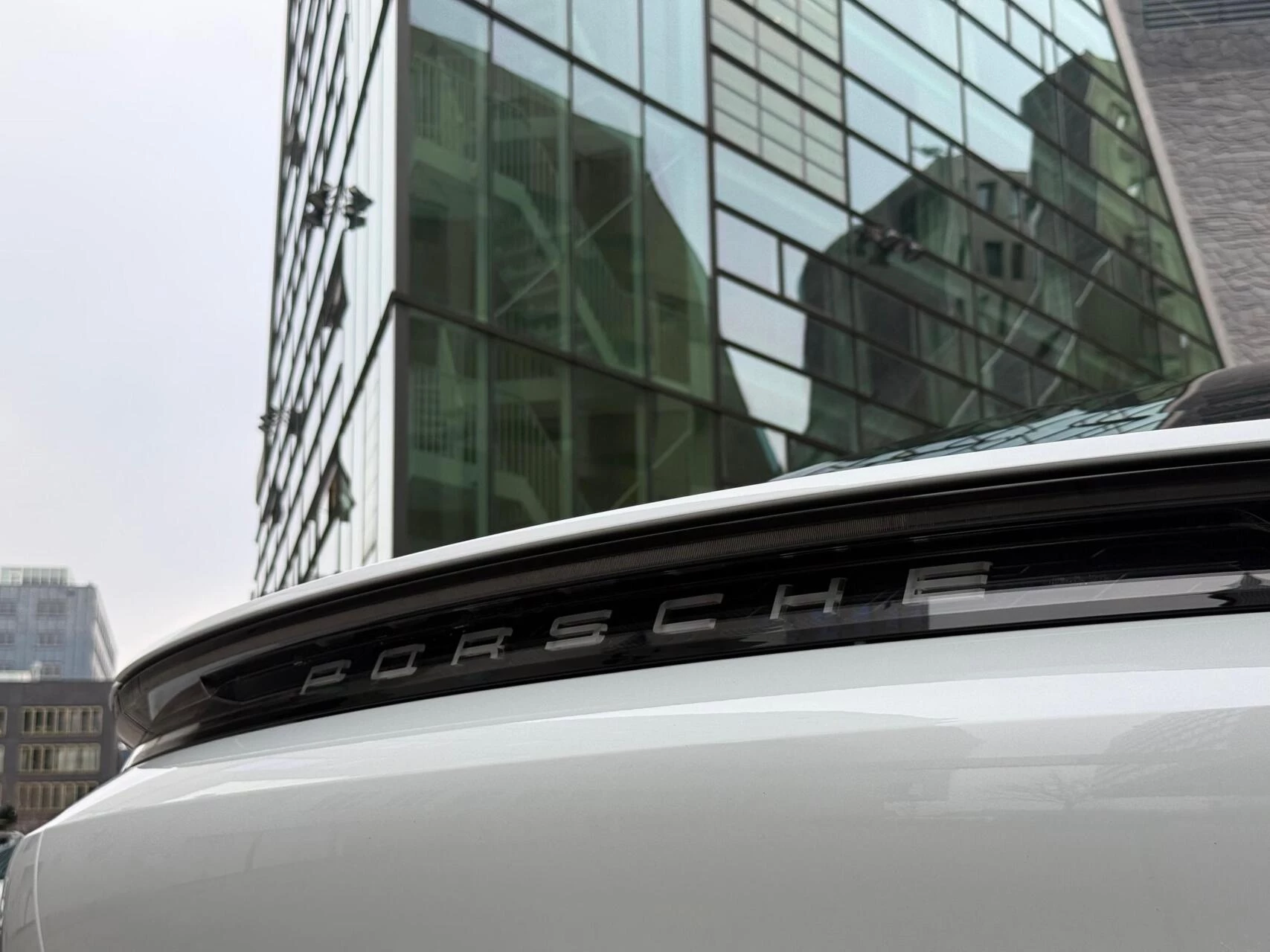 Hoofdafbeelding Porsche Taycan