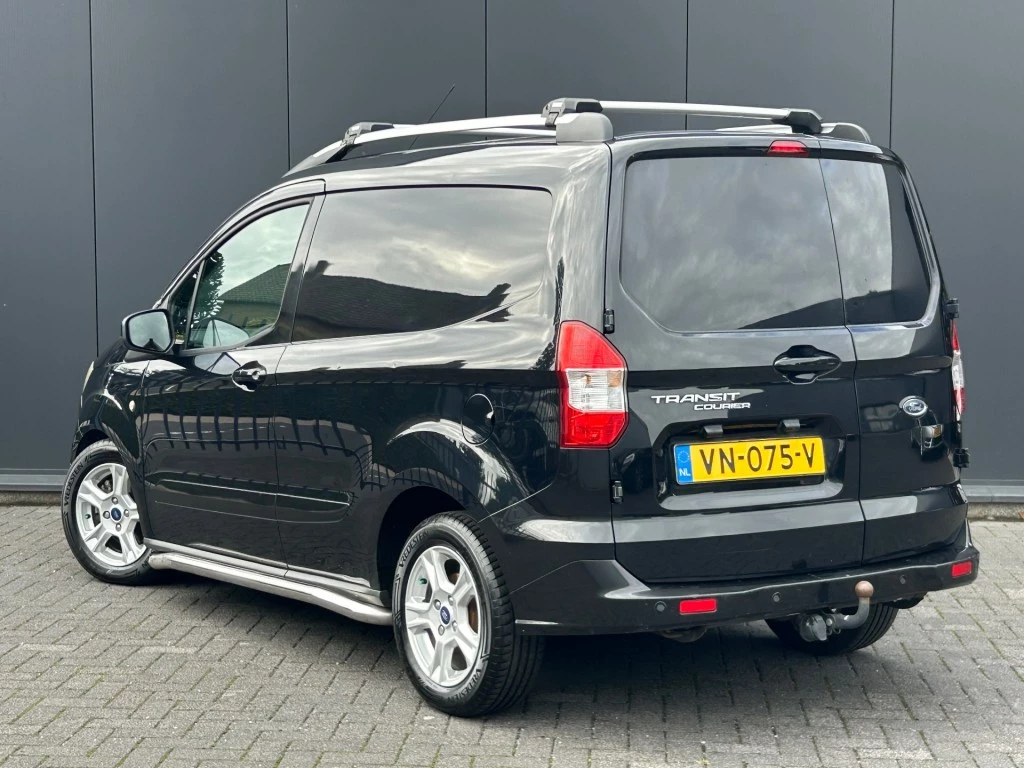 Hoofdafbeelding Ford Transit Courier