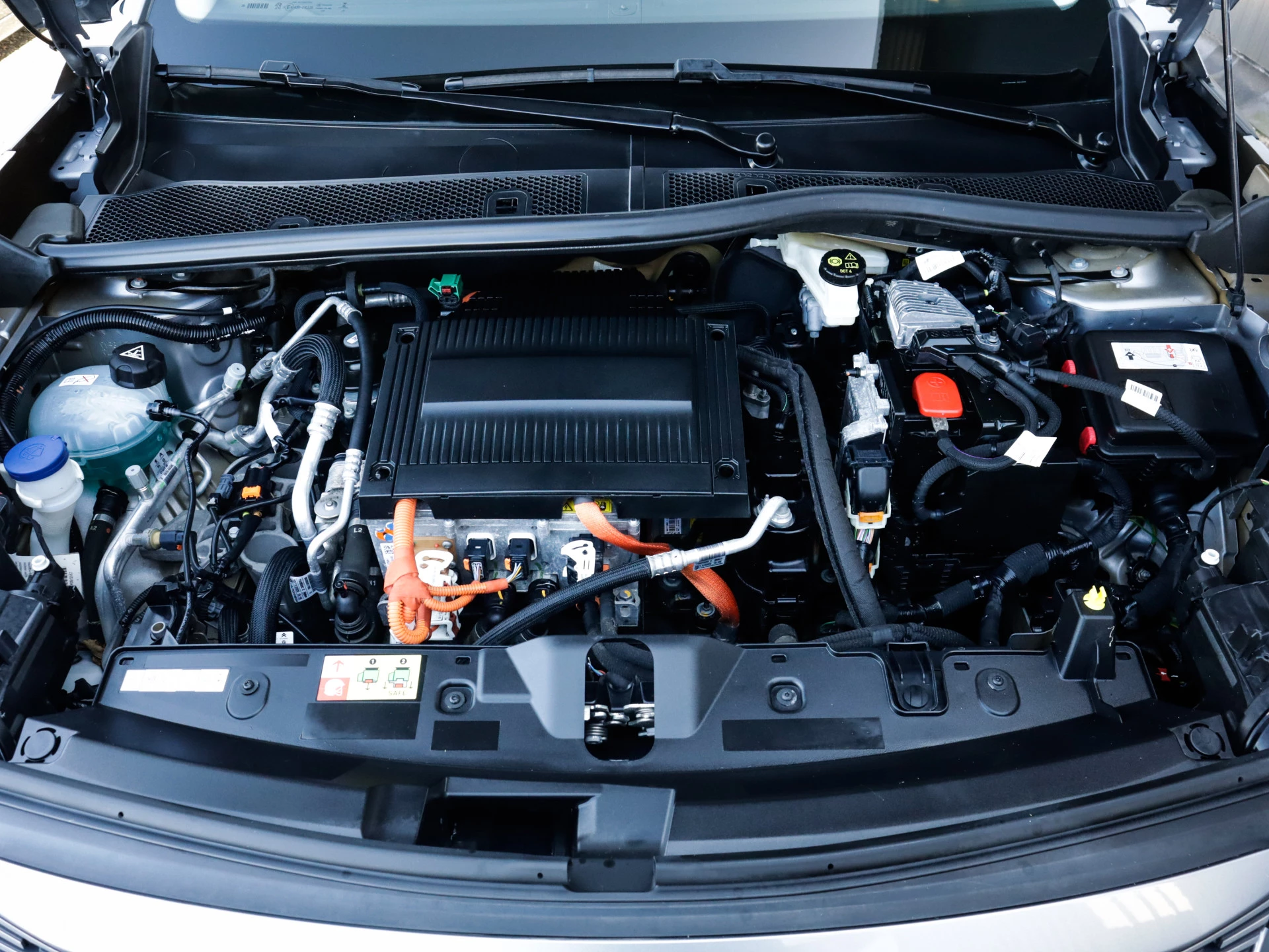 Hoofdafbeelding Peugeot e-2008