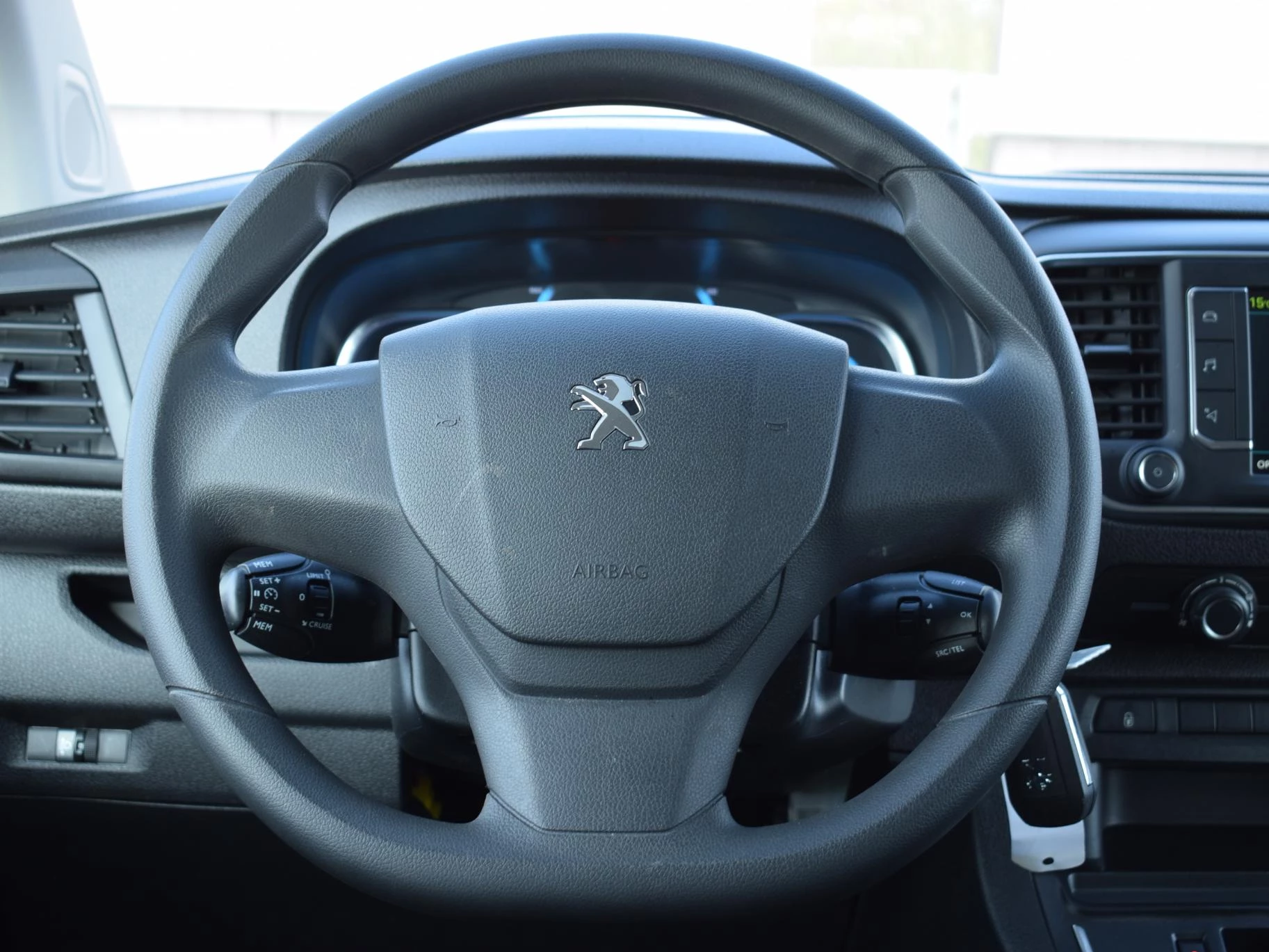 Hoofdafbeelding Peugeot e-Expert