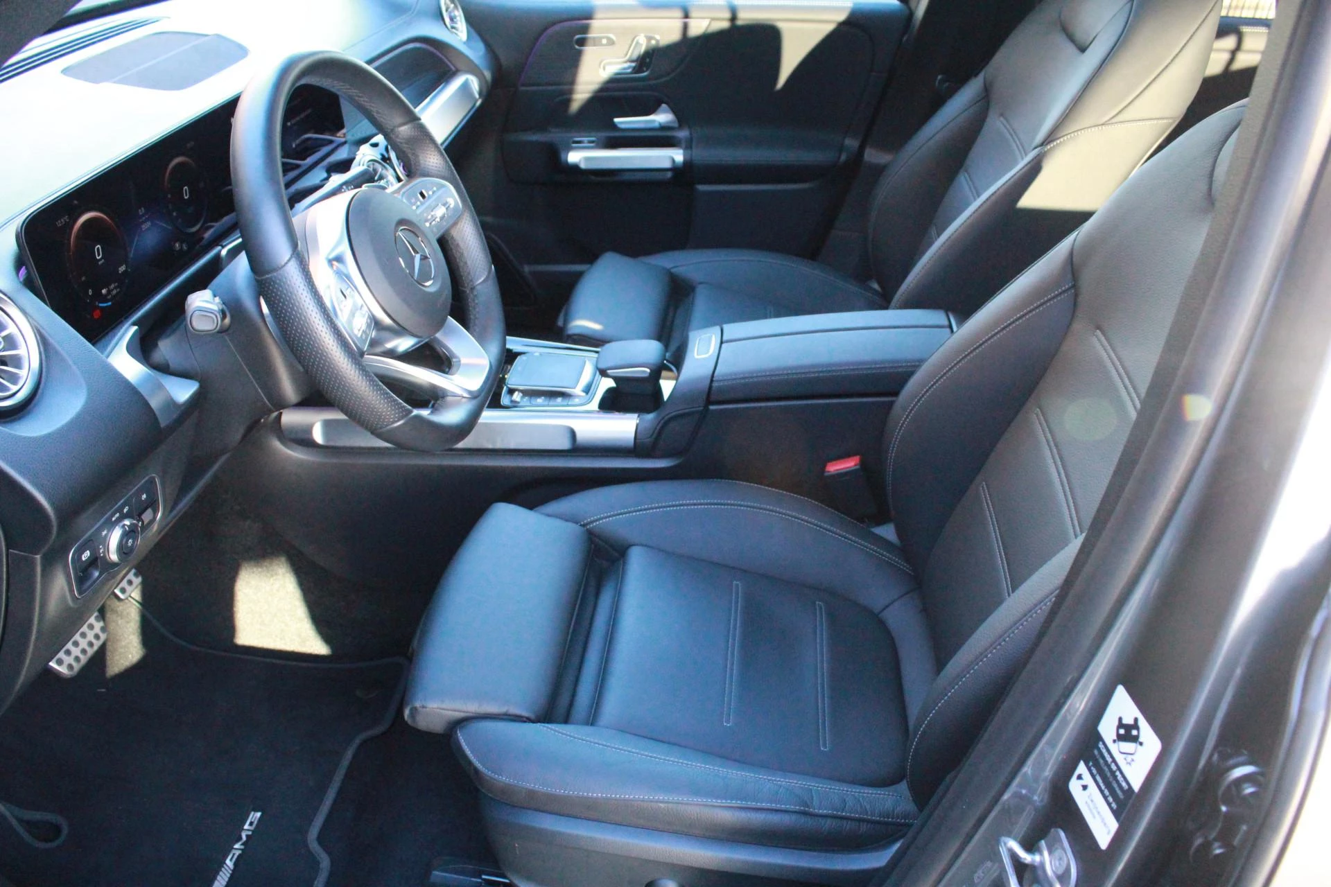 Hoofdafbeelding Mercedes-Benz EQB