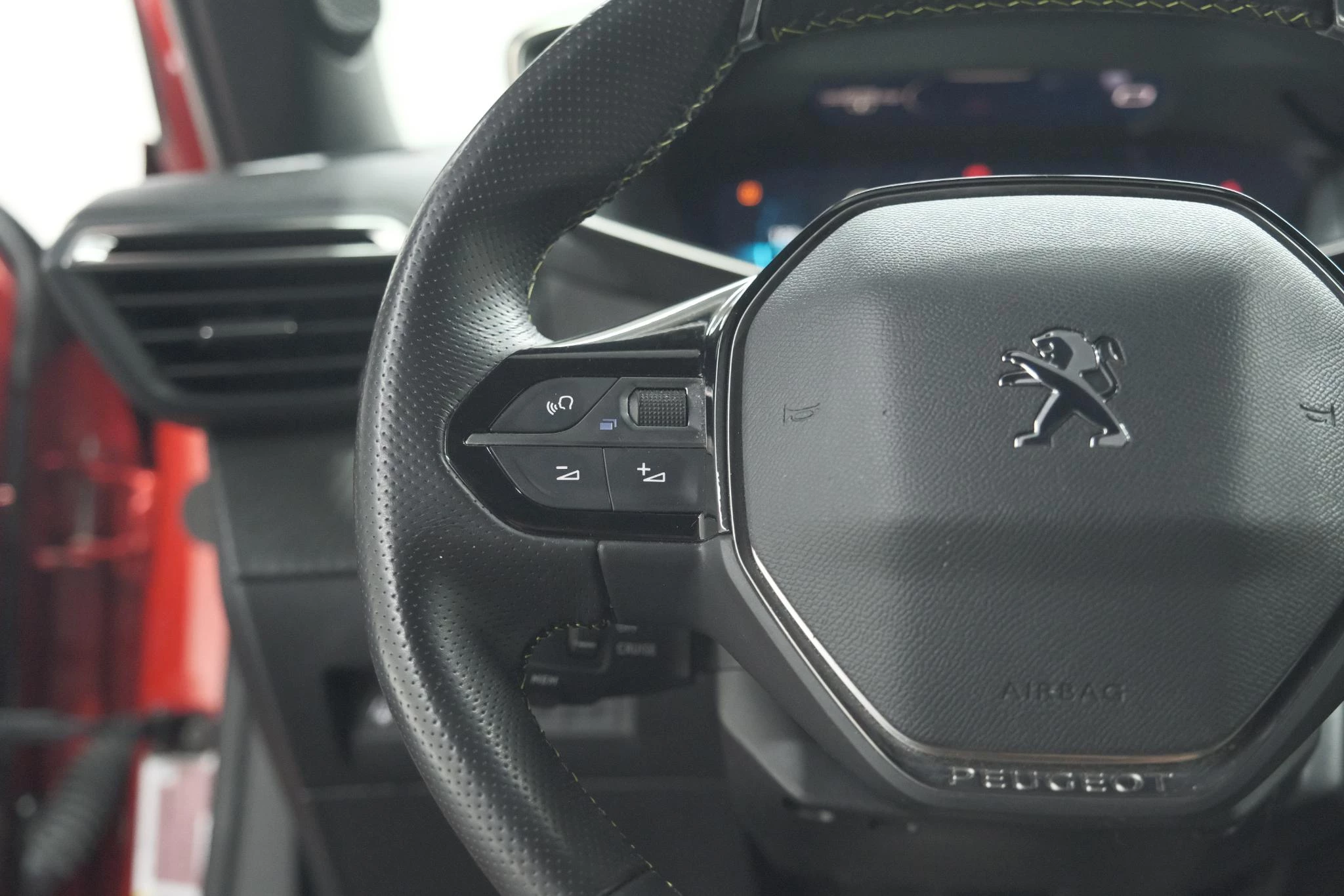 Hoofdafbeelding Peugeot e-2008