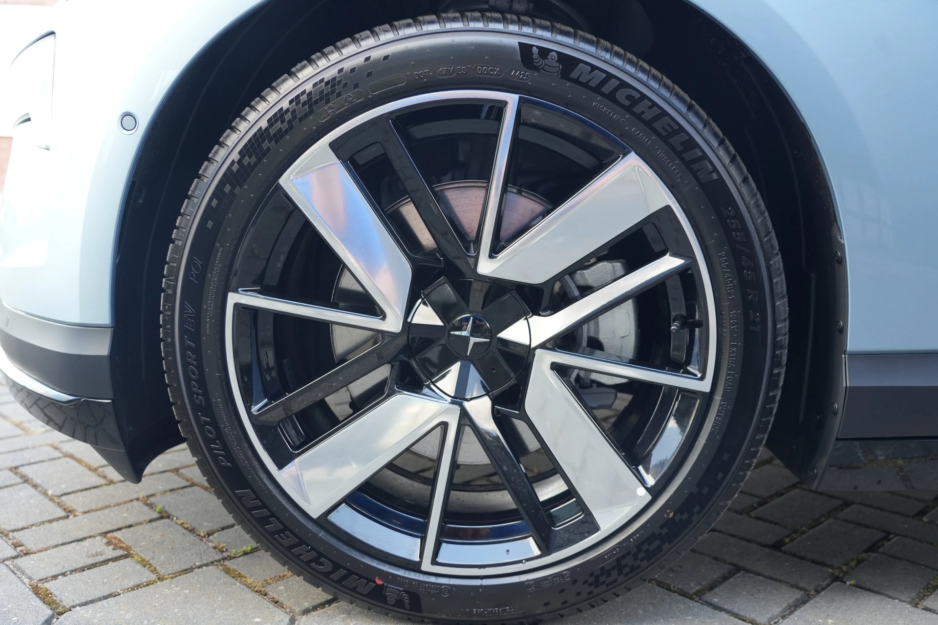 Hoofdafbeelding Polestar 4