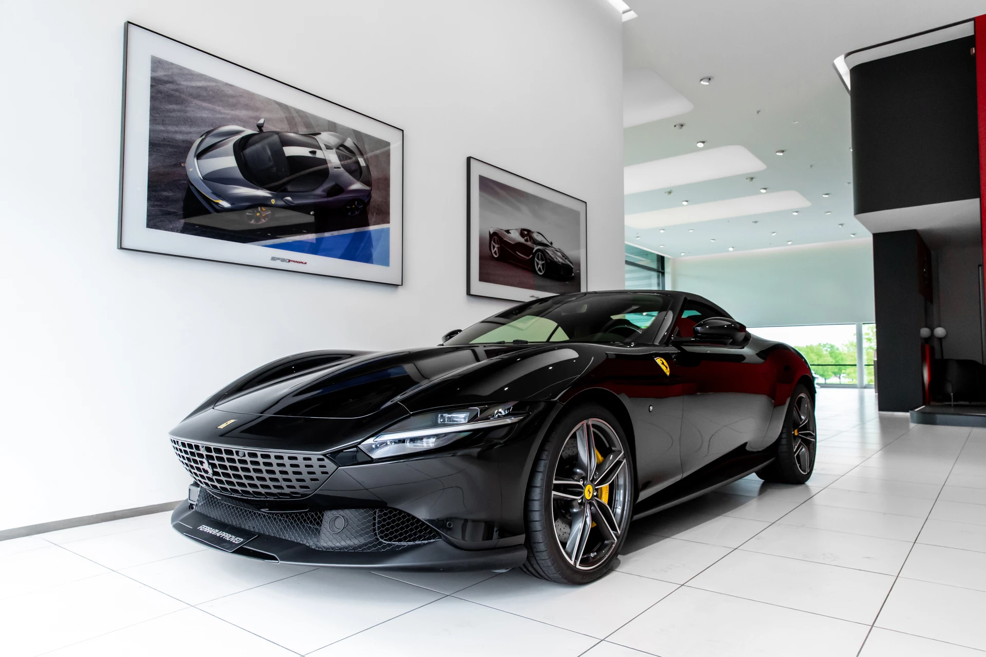 Hoofdafbeelding Ferrari Roma