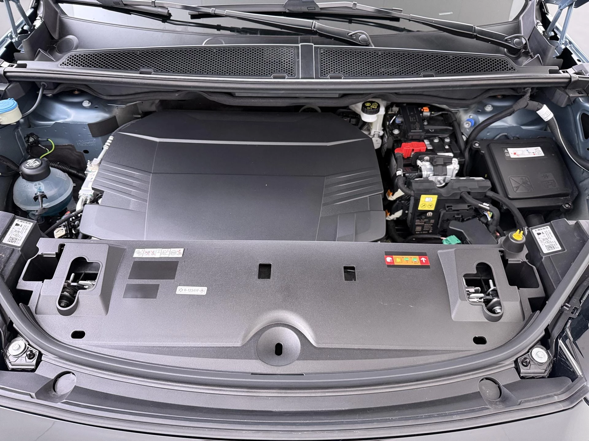 Hoofdafbeelding Peugeot e-5008