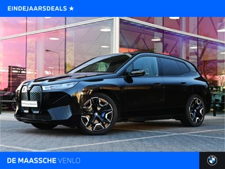 BMW iX xDrive40 High Executive / Sportpakket / Panoramadak Sky Lounge / Trekhaak / Laserlight / Parking Assistant Plus / Multifunctionele Stoelen / Comfort Access