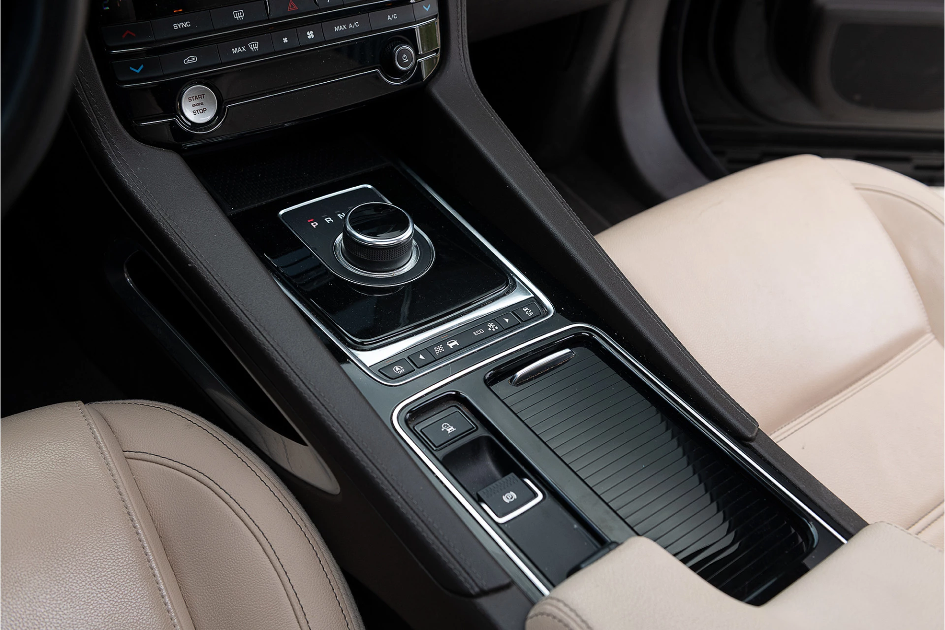 Hoofdafbeelding Jaguar F-PACE