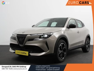 Hoofdafbeelding Alfa Romeo Junior Alfa Romeo Junior Elettrica Automaat 156PK Adaptieve Cruise Control LMV 18 inch Full Led Matrix Parkeer sensoren Navigatie Apple Carplay / Android auto  Climate Control