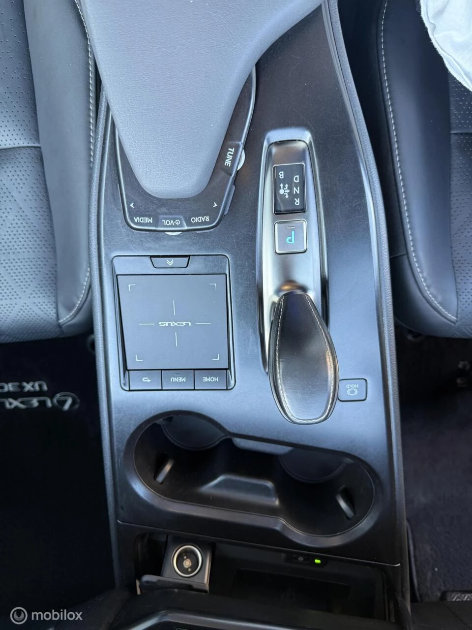 Hoofdafbeelding Lexus UX