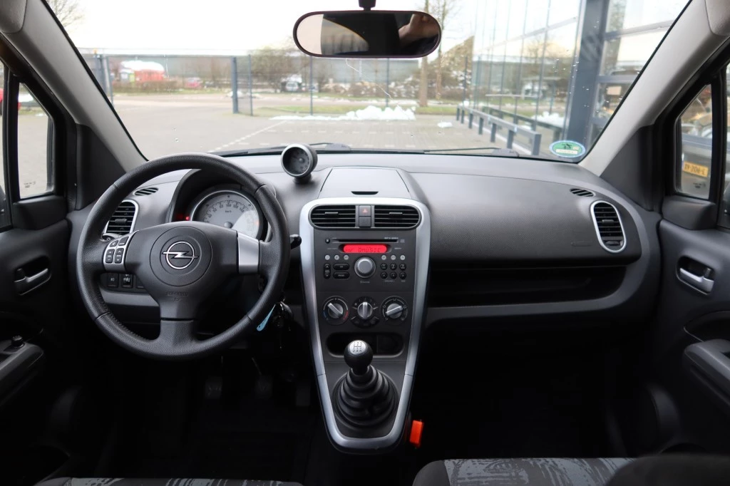 Hoofdafbeelding Opel Agila