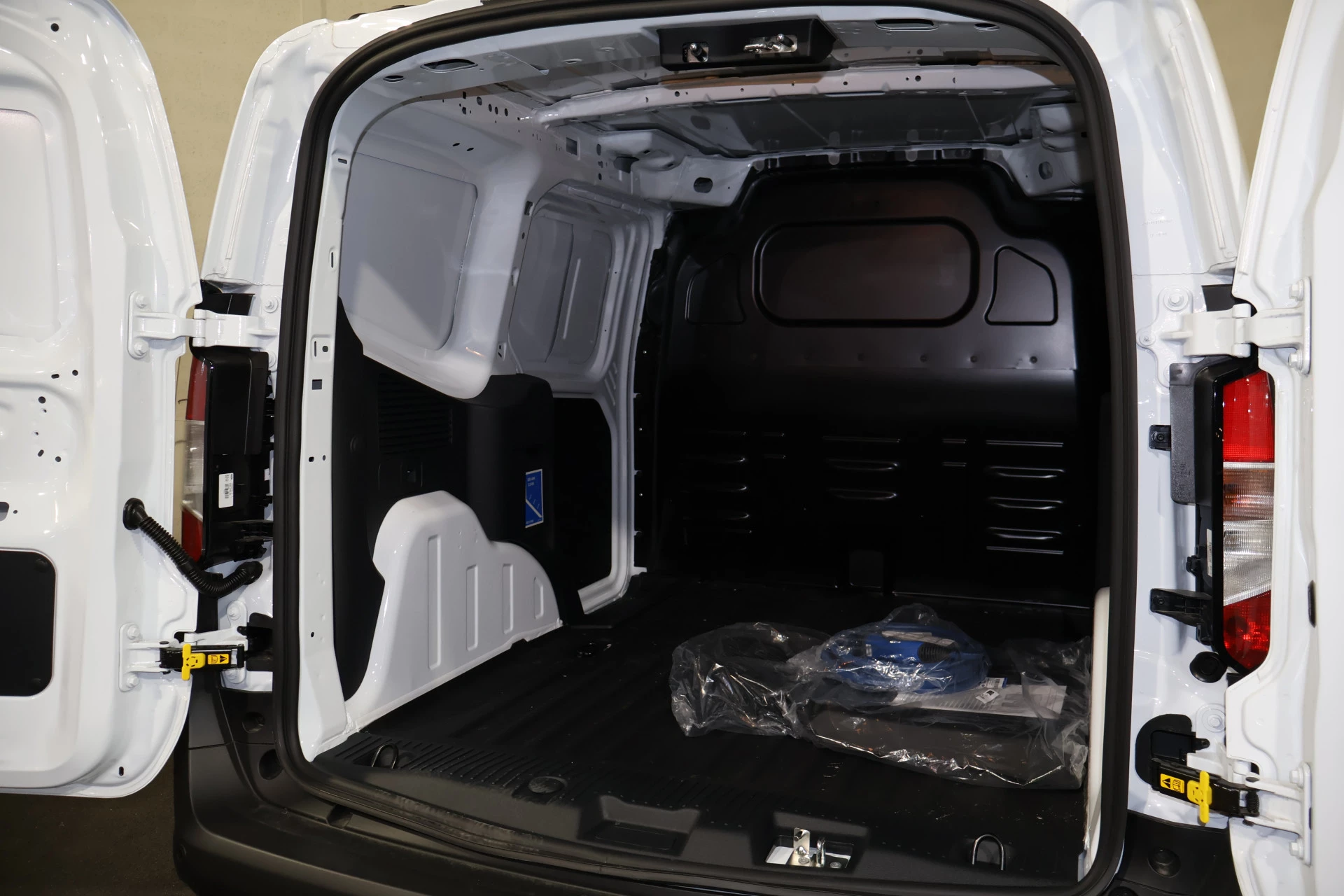 Hoofdafbeelding Ford E-Transit Courier
