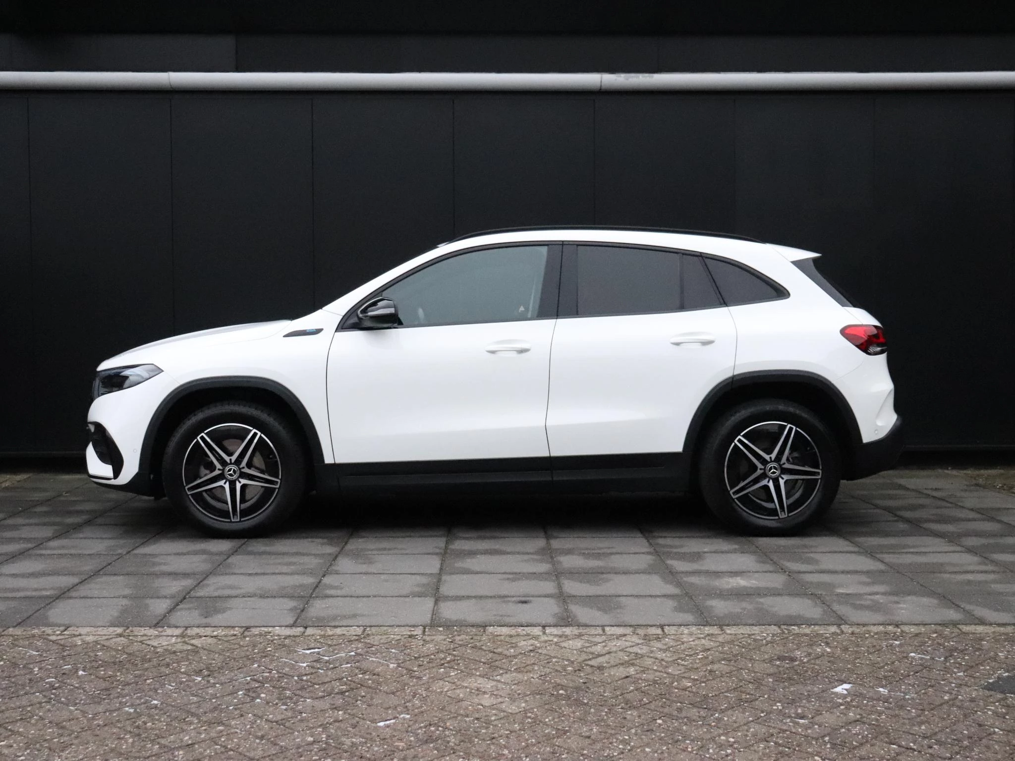 Hoofdafbeelding Mercedes-Benz EQA