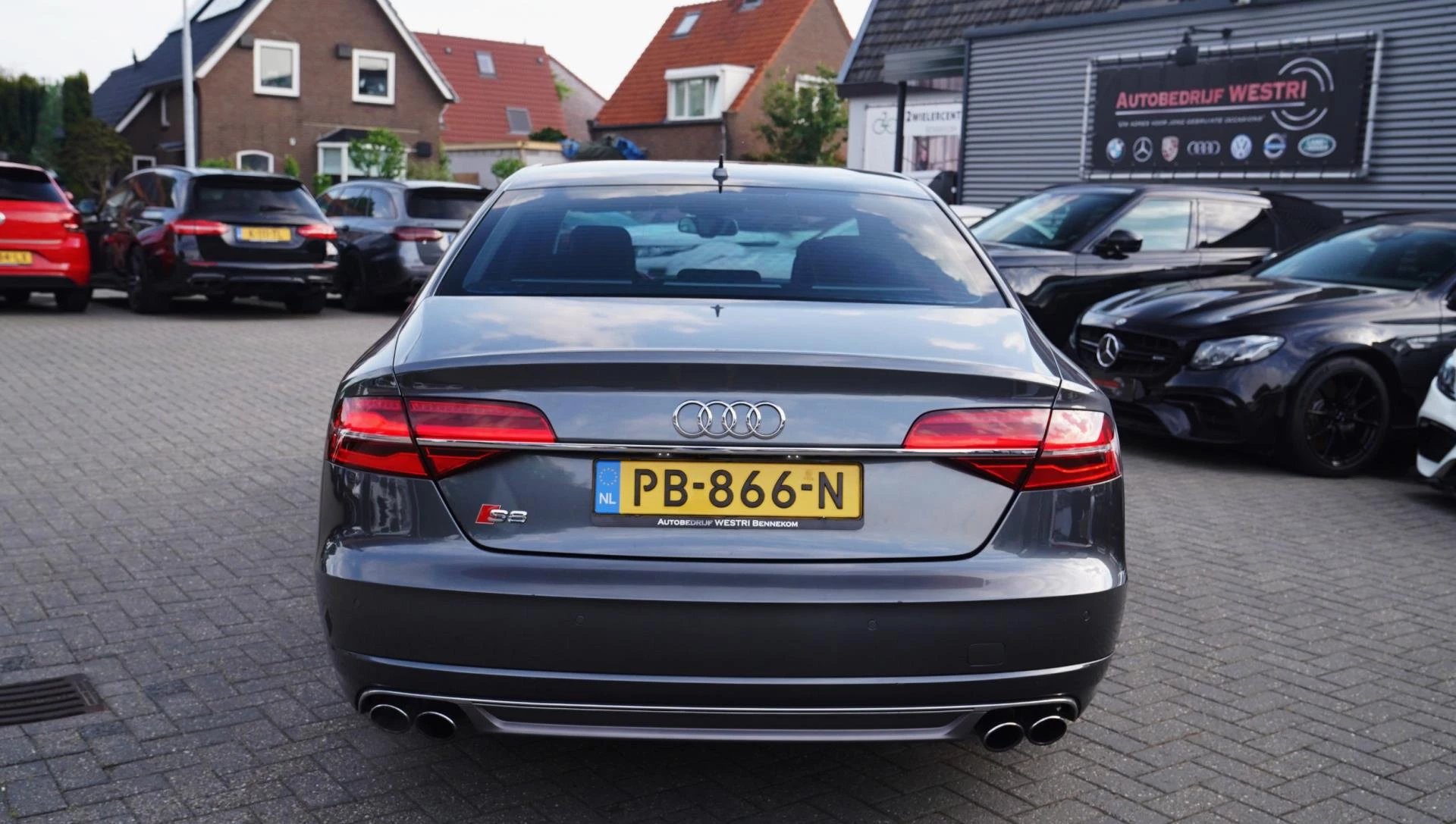 Hoofdafbeelding Audi S8