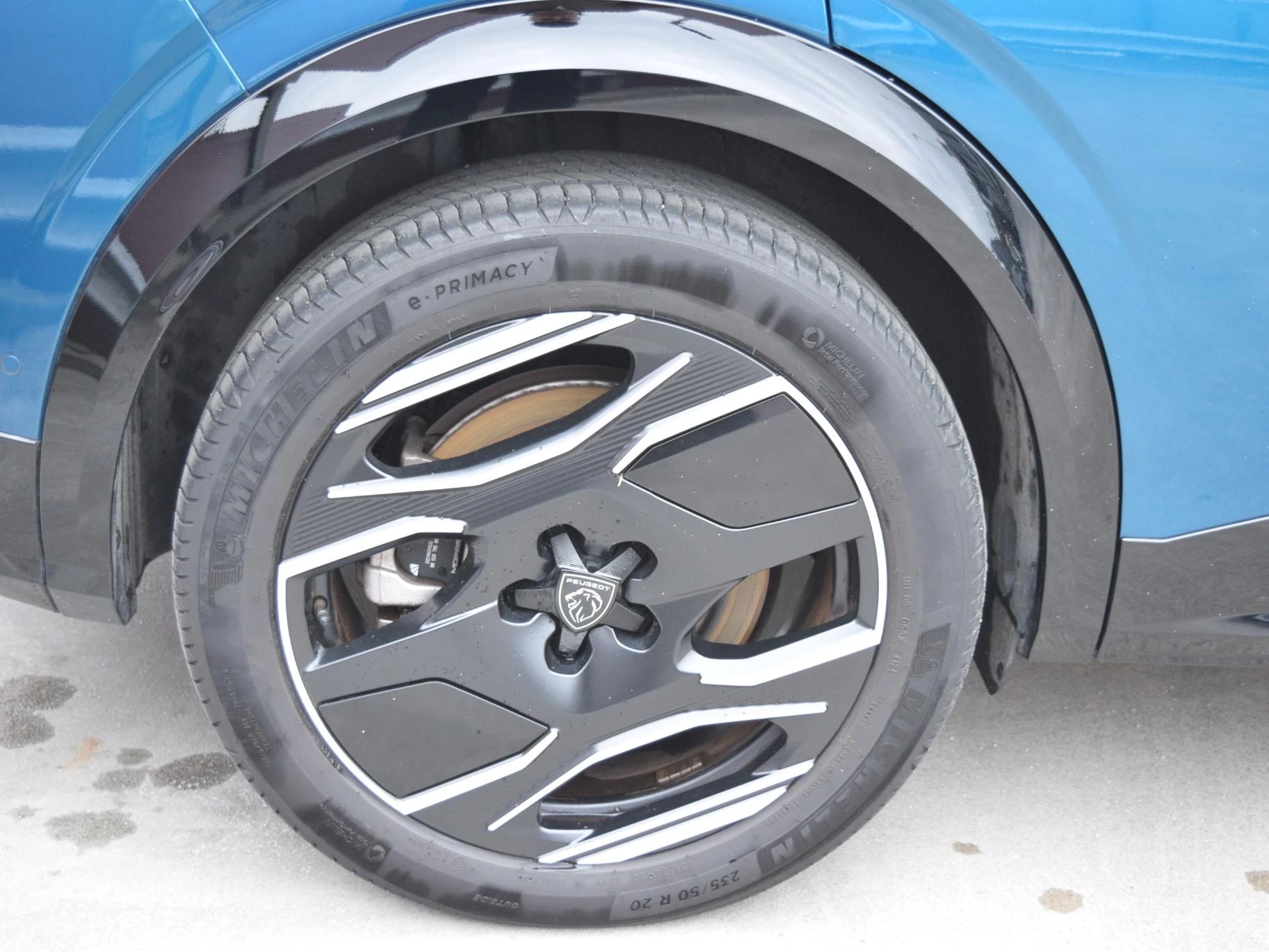 Hoofdafbeelding Peugeot e-3008