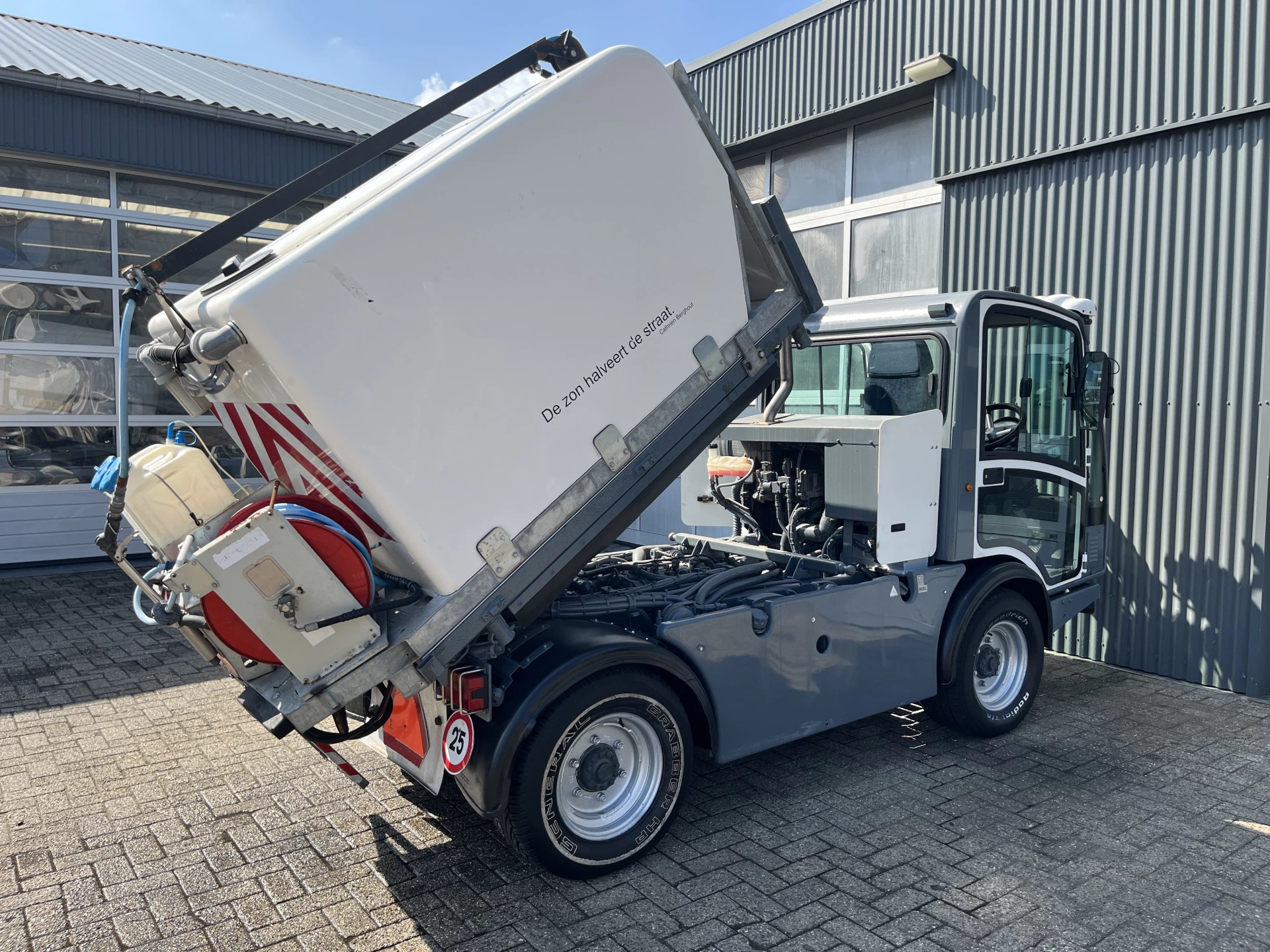 Hoofdafbeelding boschung P4T Werktuigdrager