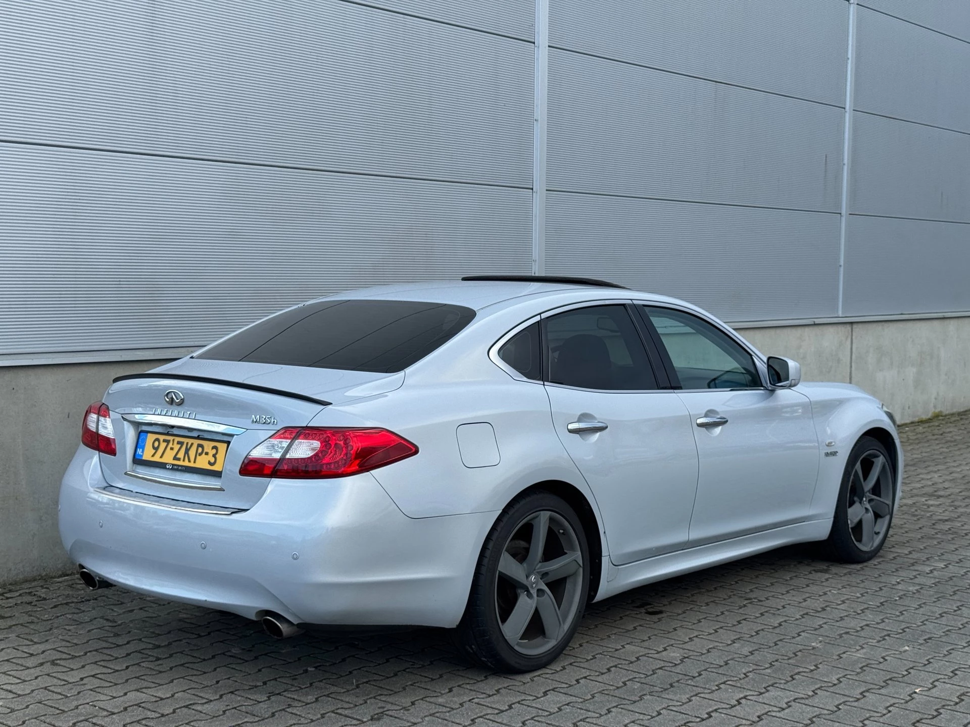 Hoofdafbeelding Infiniti M