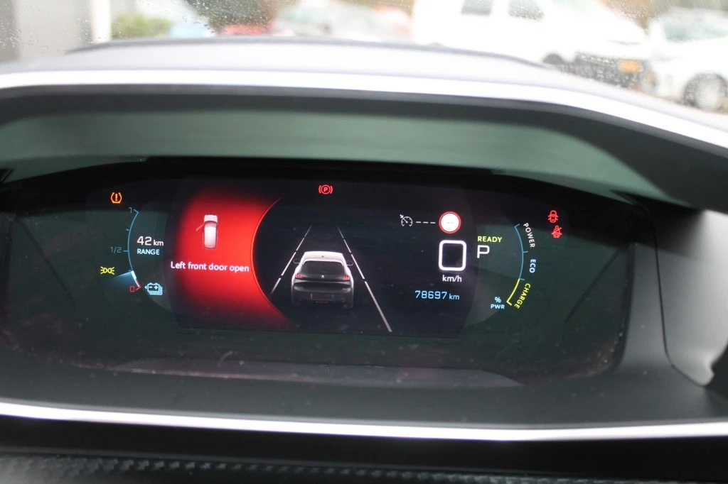 Hoofdafbeelding Peugeot e-208