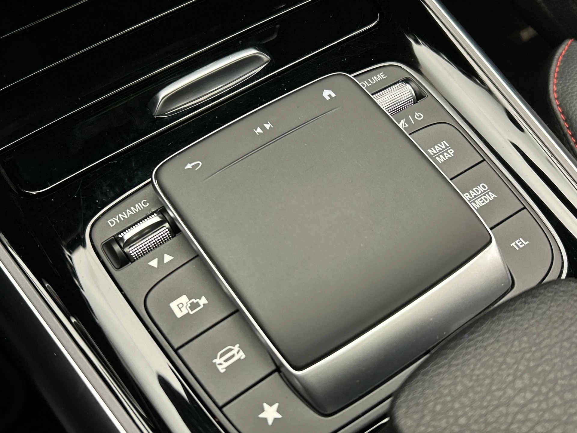 Hoofdafbeelding Mercedes-Benz EQA