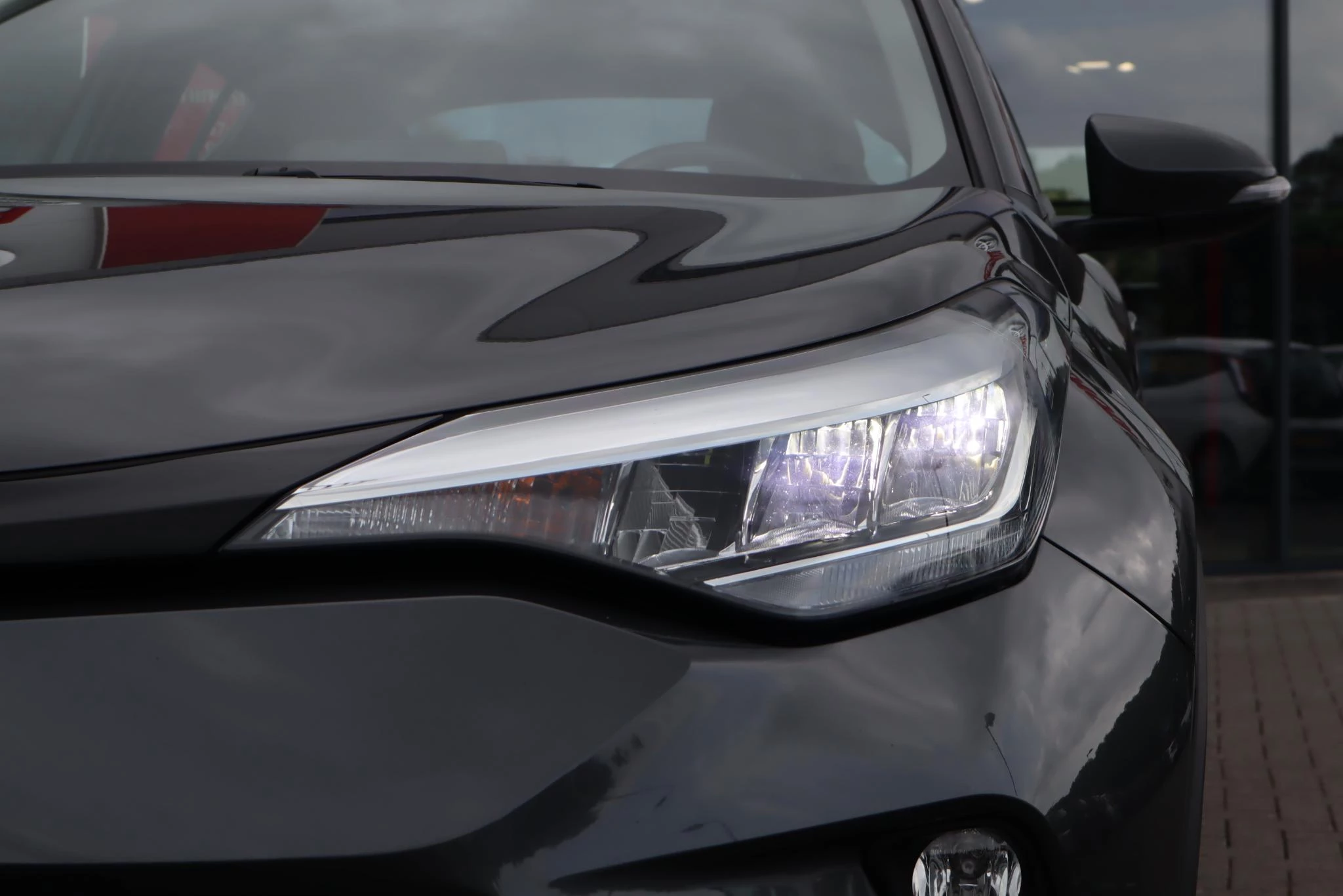 Hoofdafbeelding Toyota C-HR