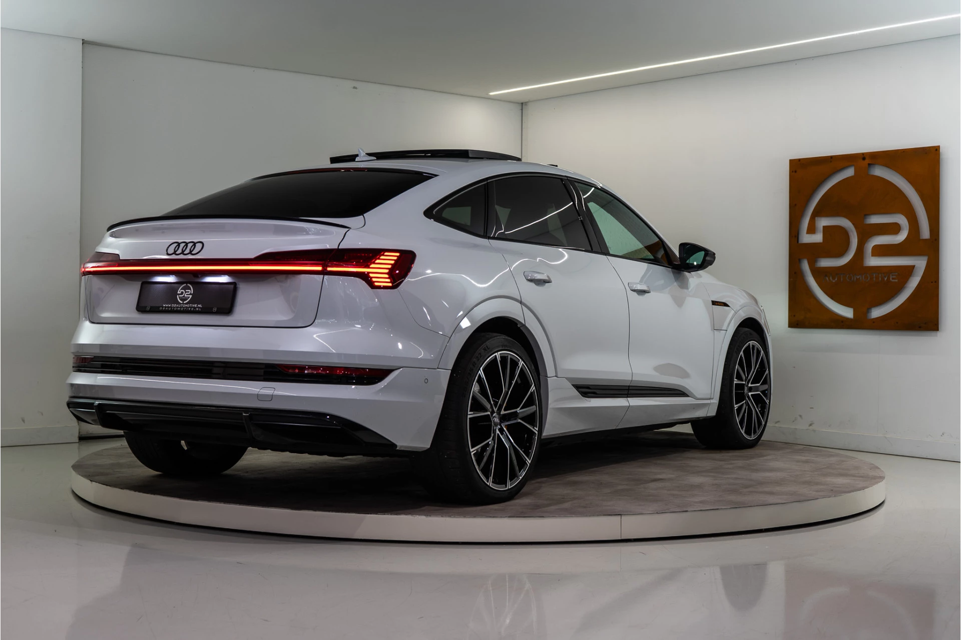 Hoofdafbeelding Audi e-tron