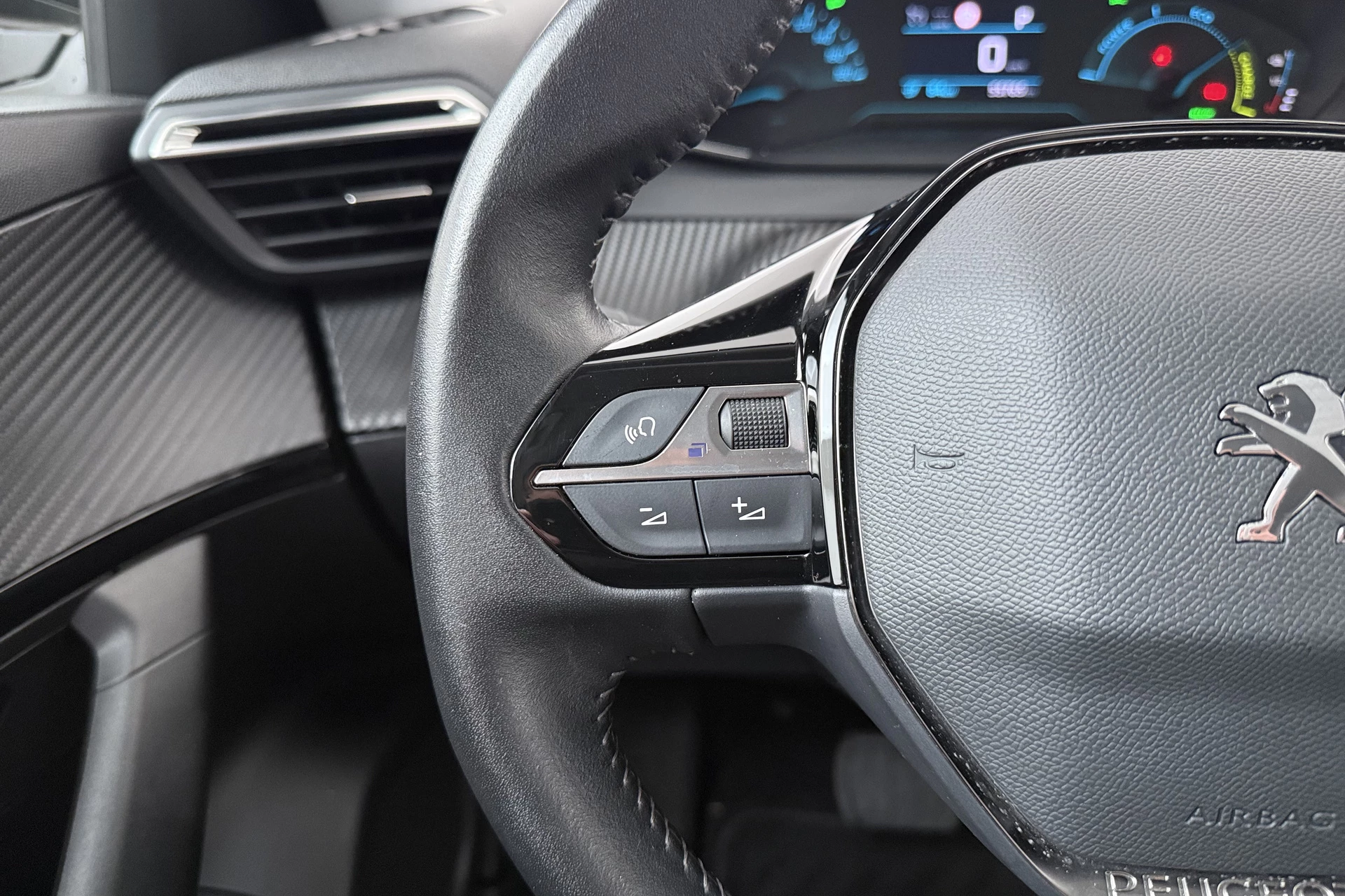 Hoofdafbeelding Peugeot e-2008