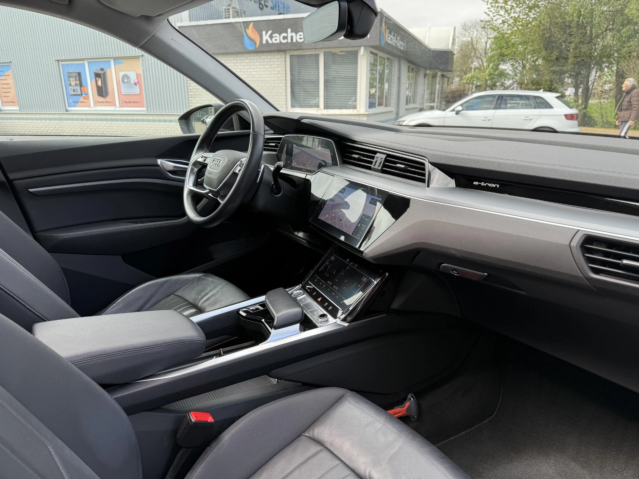 Hoofdafbeelding Audi e-tron