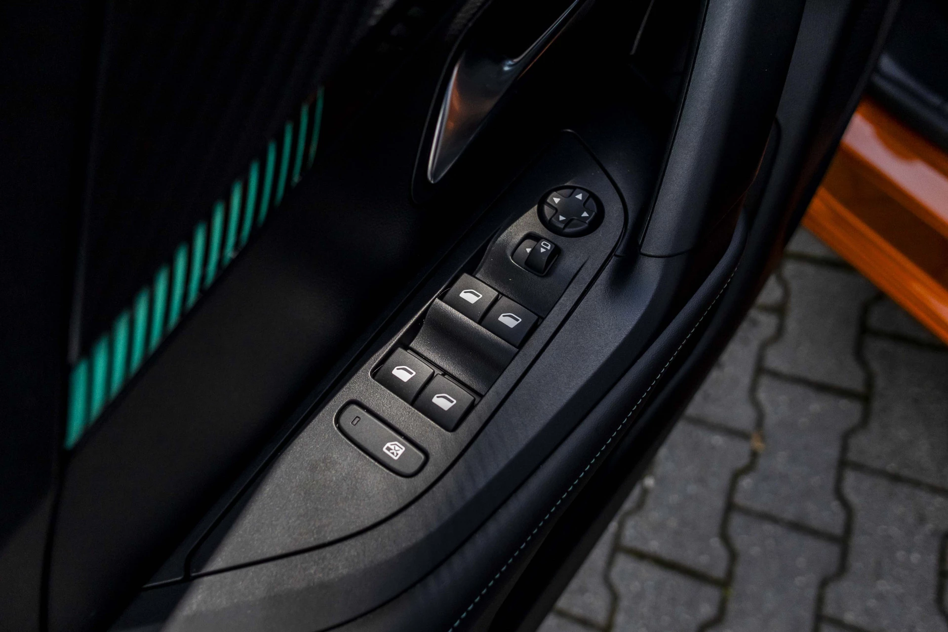 Hoofdafbeelding Peugeot e-2008