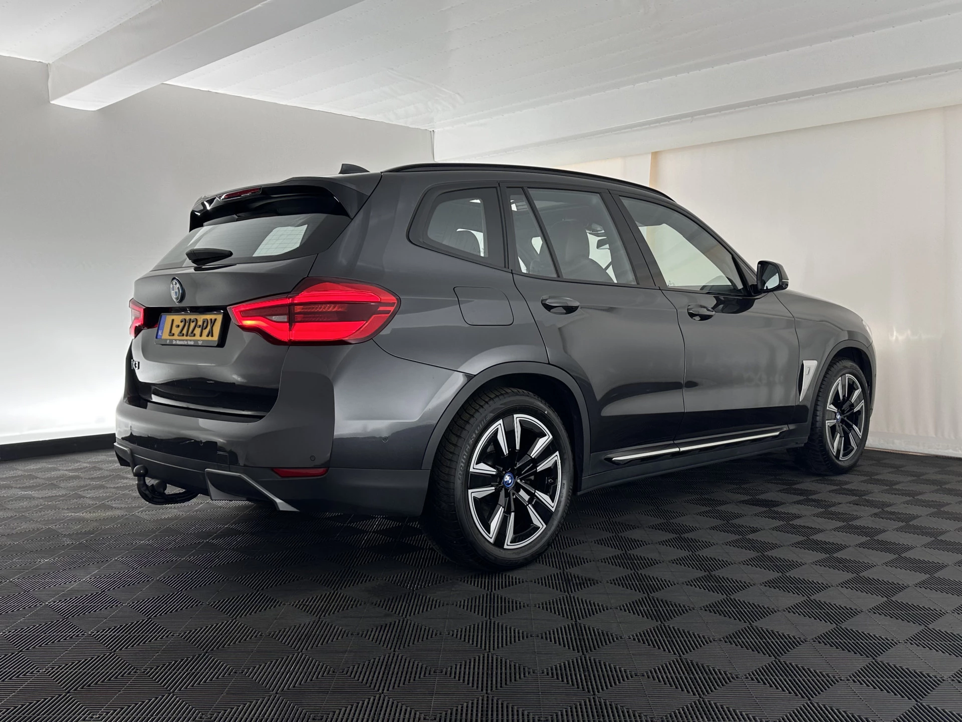 Hoofdafbeelding BMW iX3