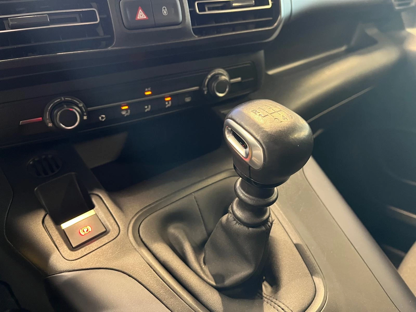 Hoofdafbeelding Peugeot Rifter