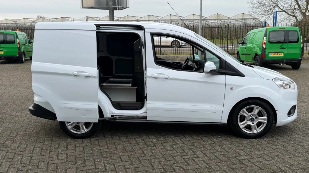 Hoofdafbeelding Ford Transit Courier