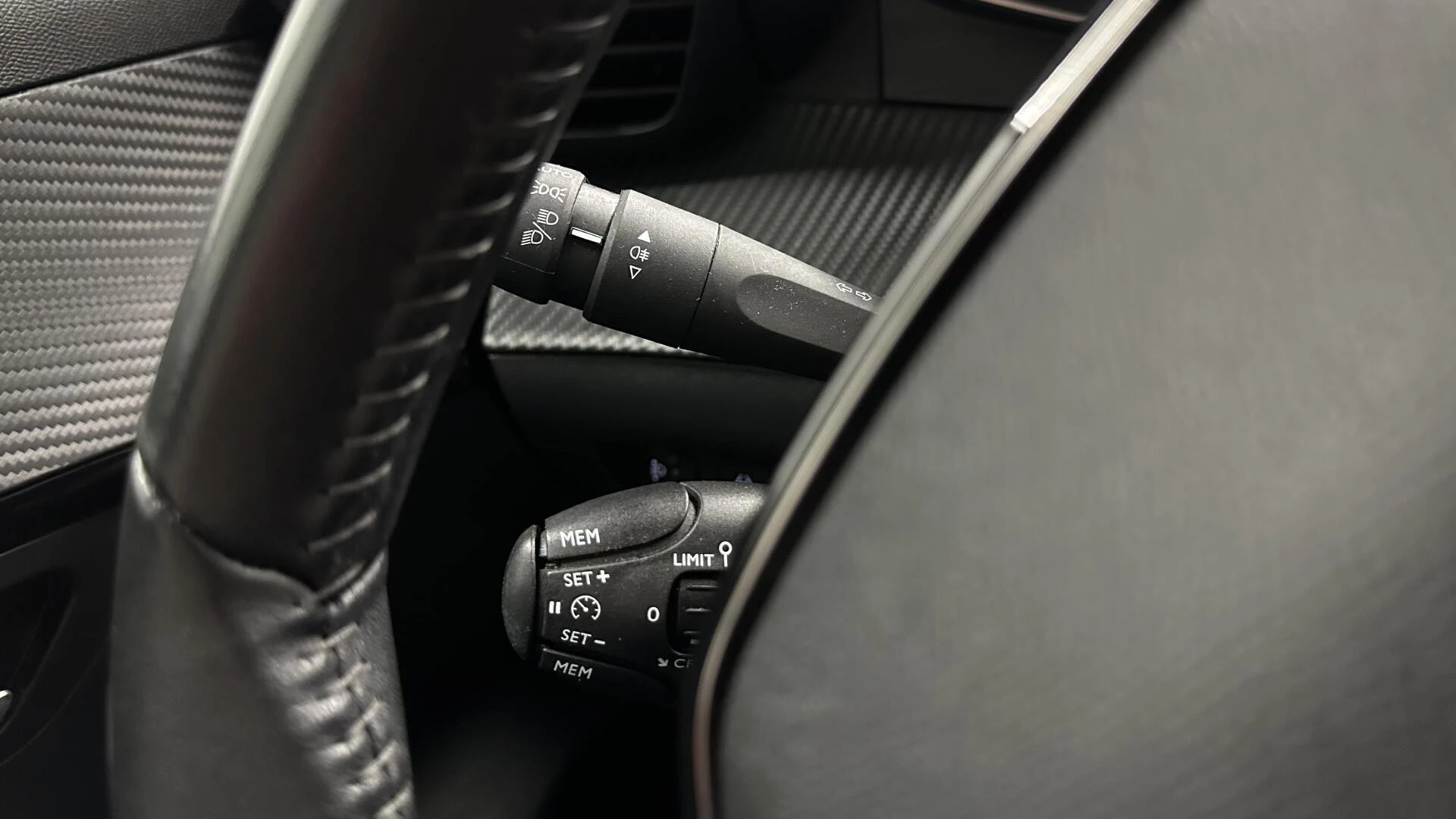 Hoofdafbeelding Peugeot e-208