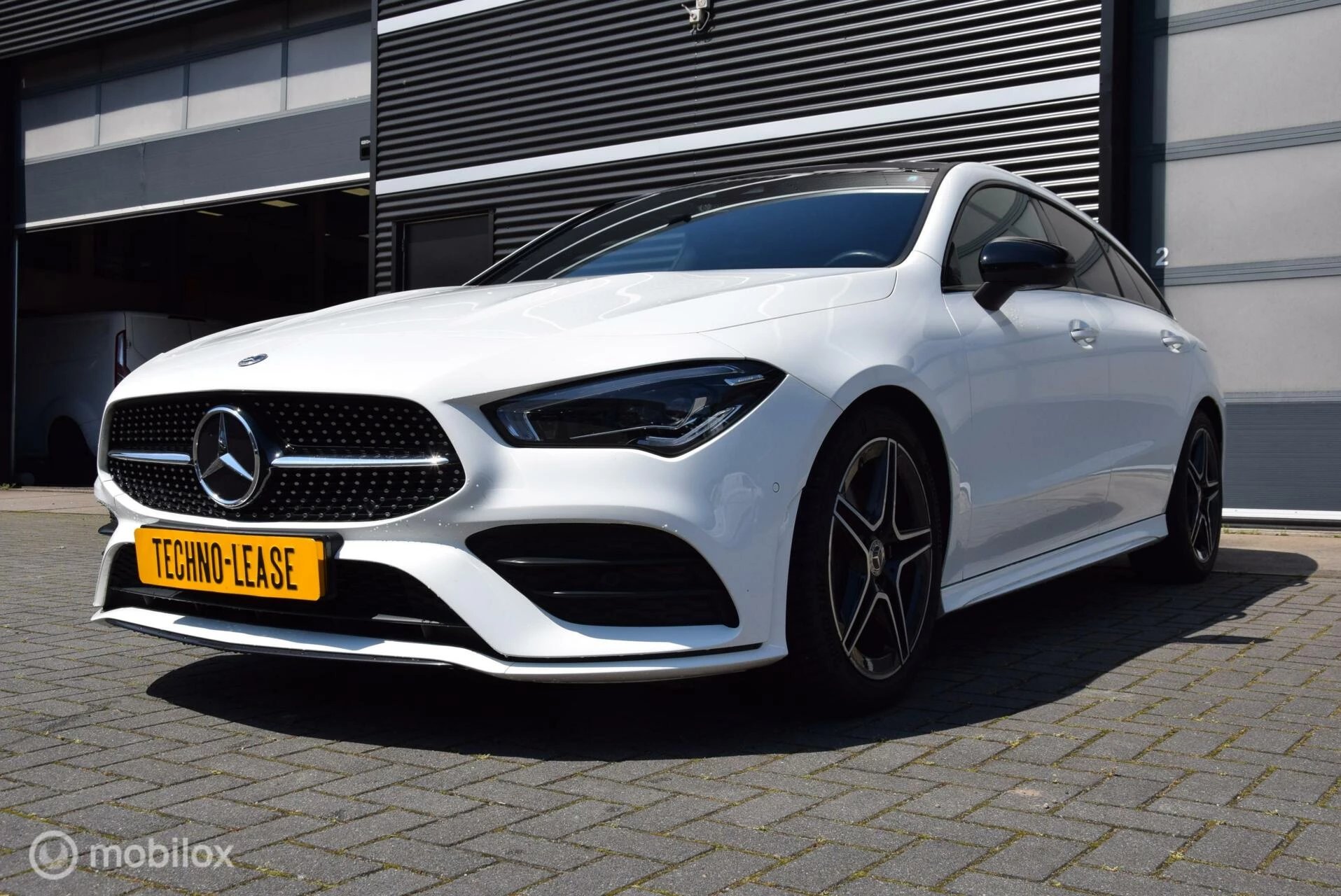 Hoofdafbeelding Mercedes-Benz CLA