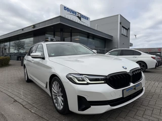 BMW 5 Serie Touring 530i Luxury Line Pano-Dak | Trekhaak | Memory | Adapt. Cruise, comfort stoelen