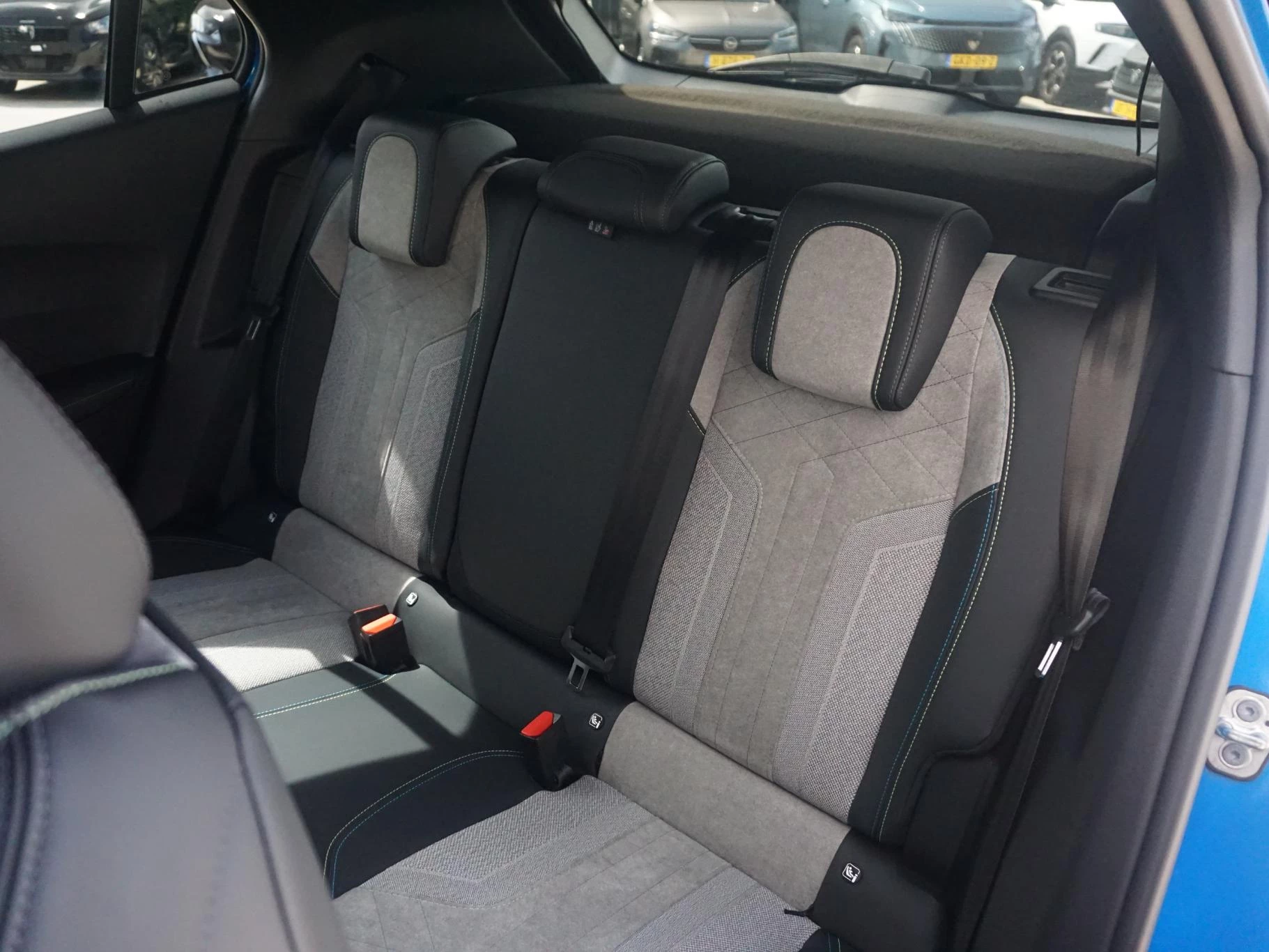 Hoofdafbeelding Peugeot e-2008