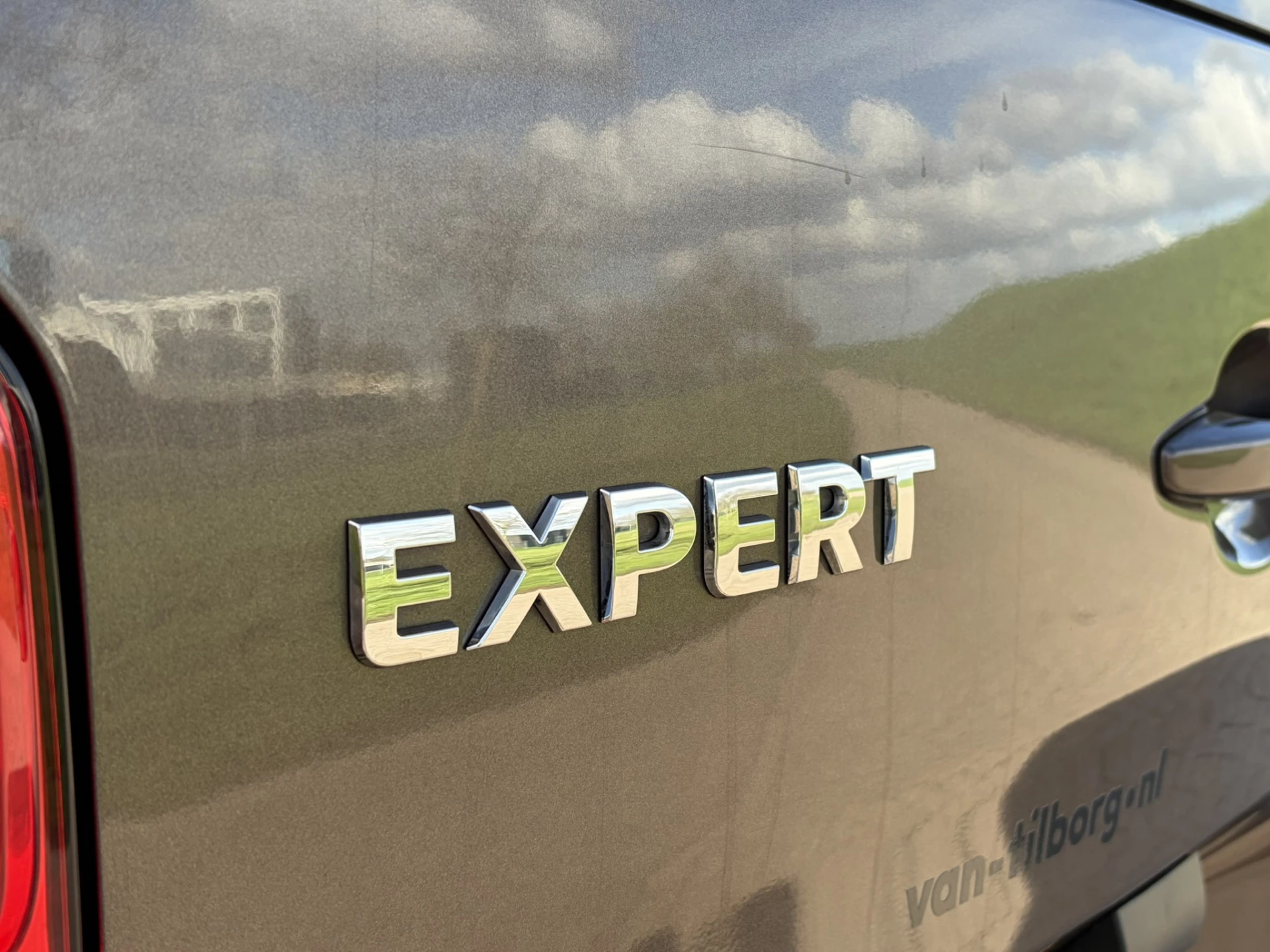 Hoofdafbeelding Peugeot Traveller