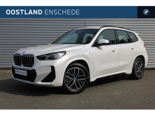 BMW X1 xDrive25e High Executive M Sport Automaat / Trekhaak / Sportstoelen / Stoelverwarming / Adaptief M Onderstel / Adaptieve LED / Parking Assistant / Driving Assistant Plus
