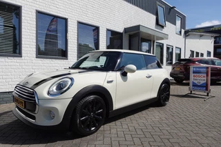 MINI Cooper 1.5 COOPER CHILI Pano Xenon Navi Black Wheel