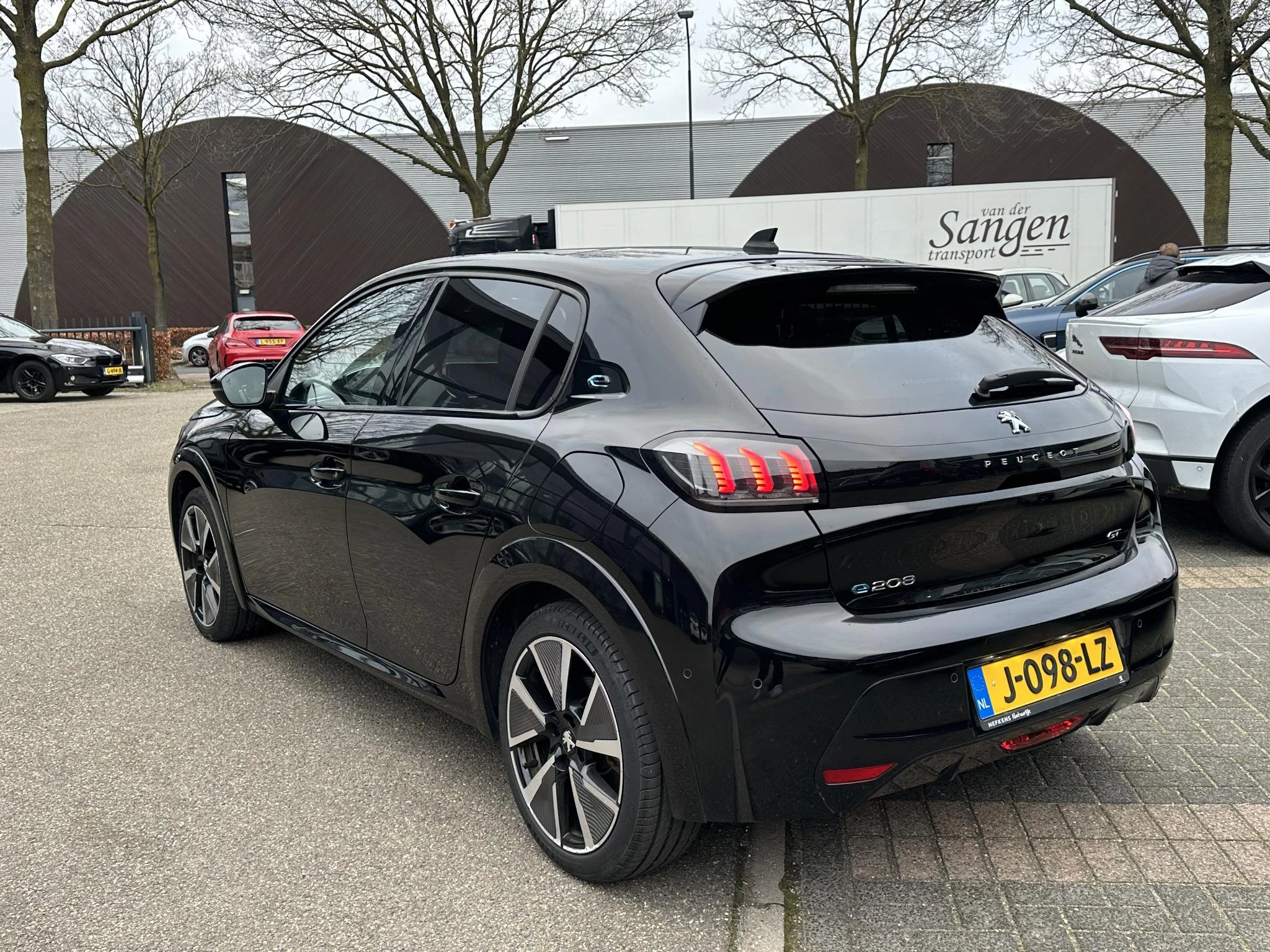 Hoofdafbeelding Peugeot e-208