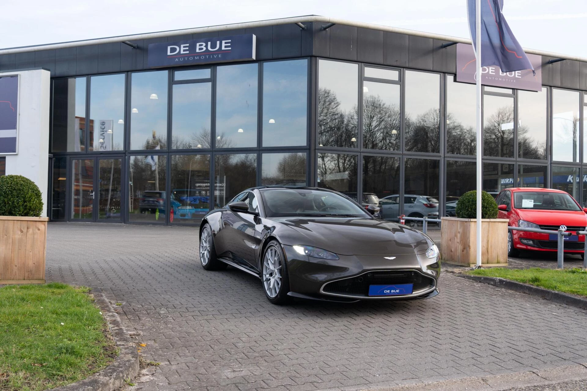 Hoofdafbeelding Aston Martin V8 Vantage