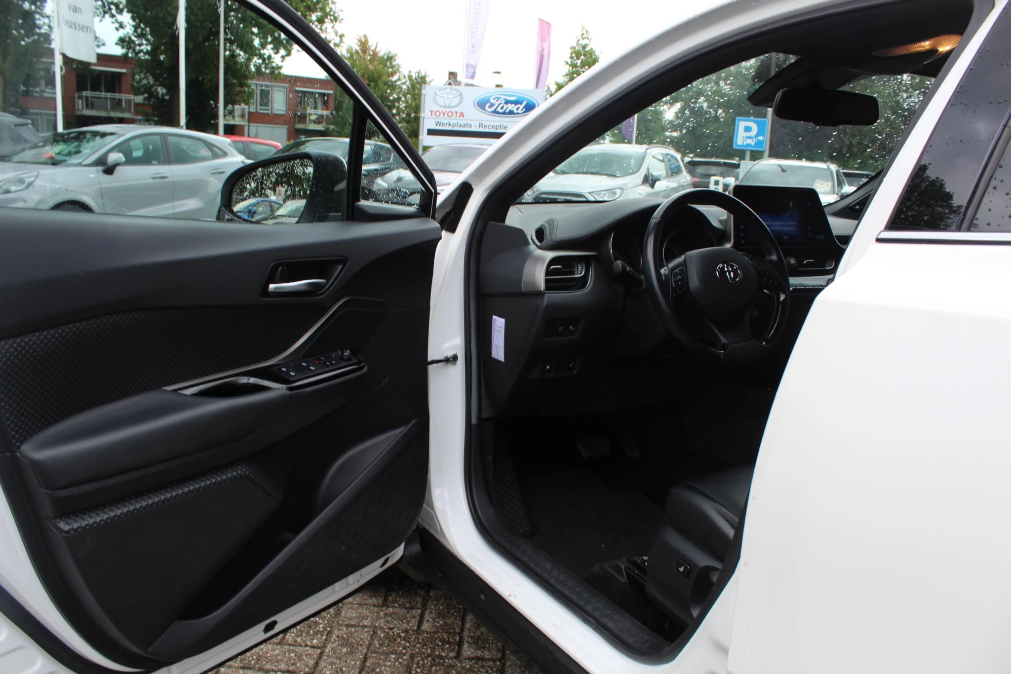 Hoofdafbeelding Toyota C-HR