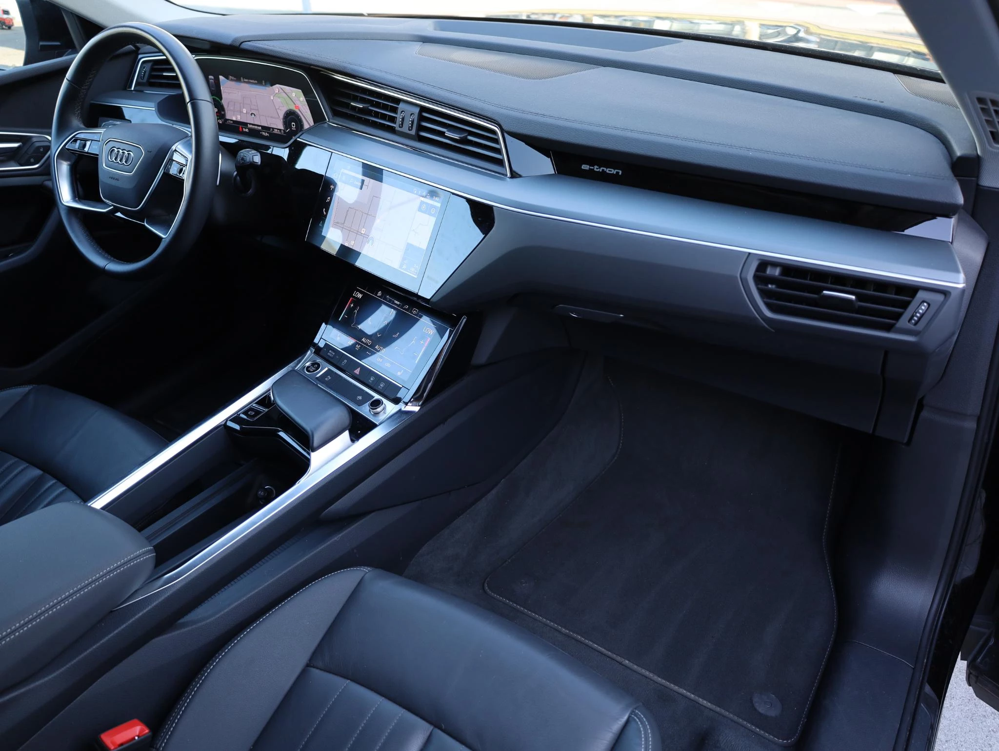 Hoofdafbeelding Audi e-tron